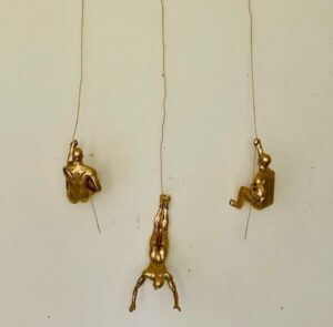 Elegant Resin Gold Climber Trio Decor - Karigaari India Aesthetic Home Decor