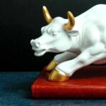 White Bull with Gold Accents - Modern Resin Animal Decor - Karigaari India Aesthetic Home Decor