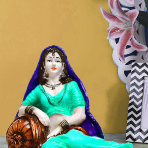 Tranquil Seated Charm: Karigaari Resin Lady in Repose - Peaceful Home Decor - Karigaari India Aesthetic Home Decor
