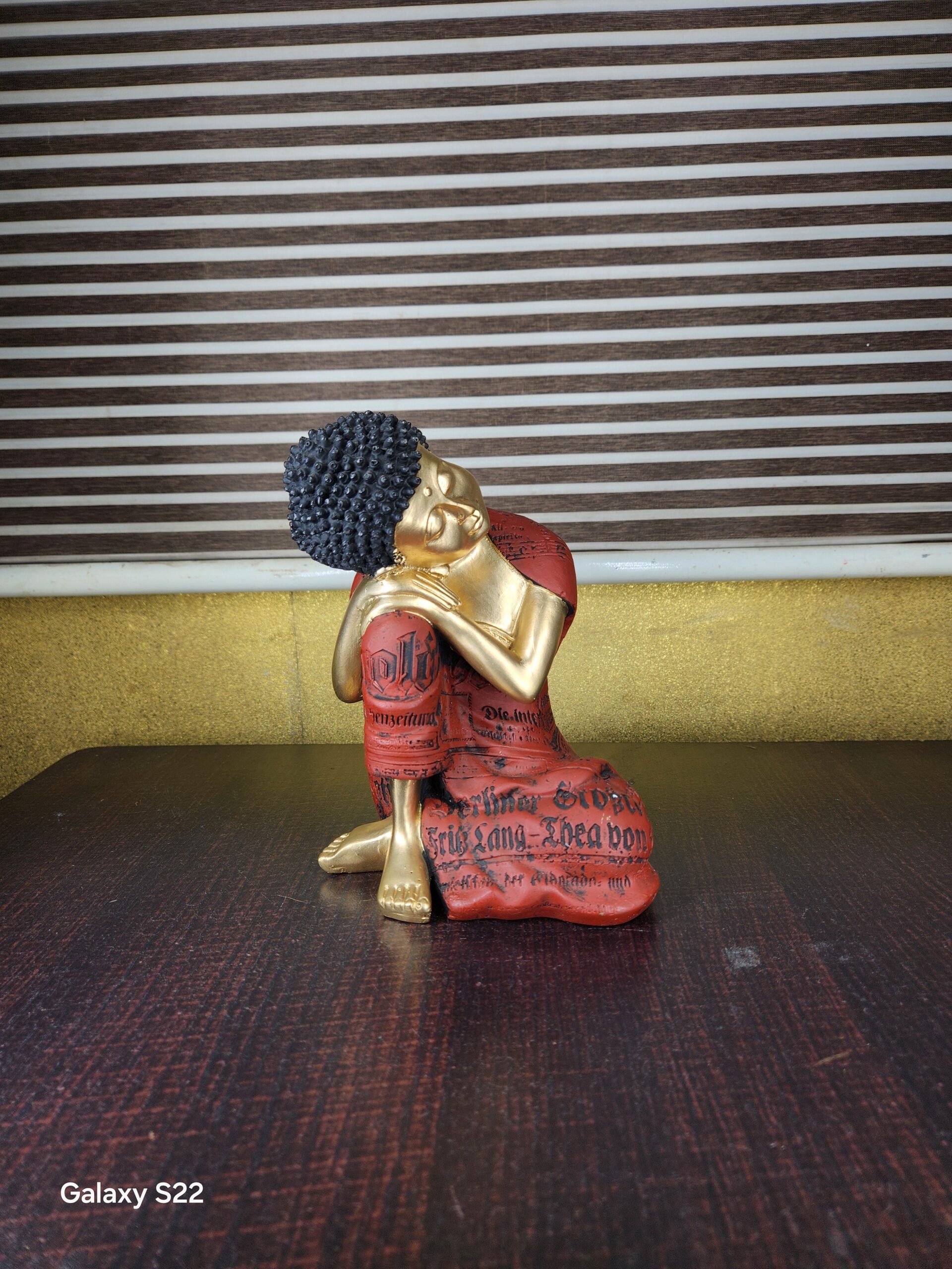 Luxurious Serene Reclining Buddha Statue Golden Resin Crafted Figurine For Peace Mindfulness Home Decoration Artful Decor Piece 3